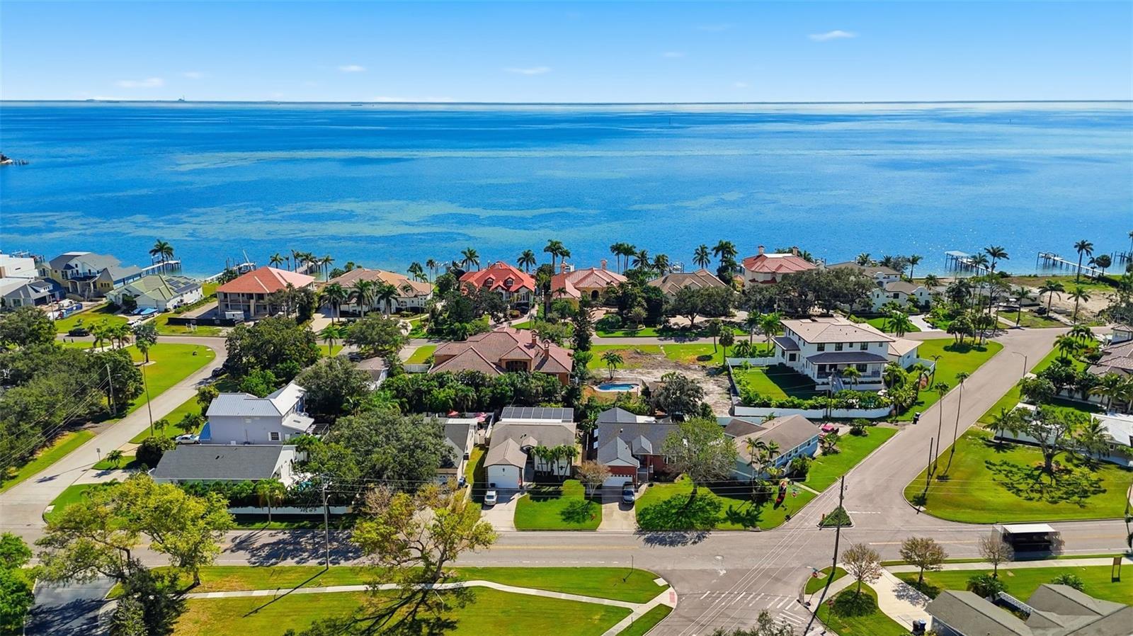 4324 BAYSHORE BLVD NE