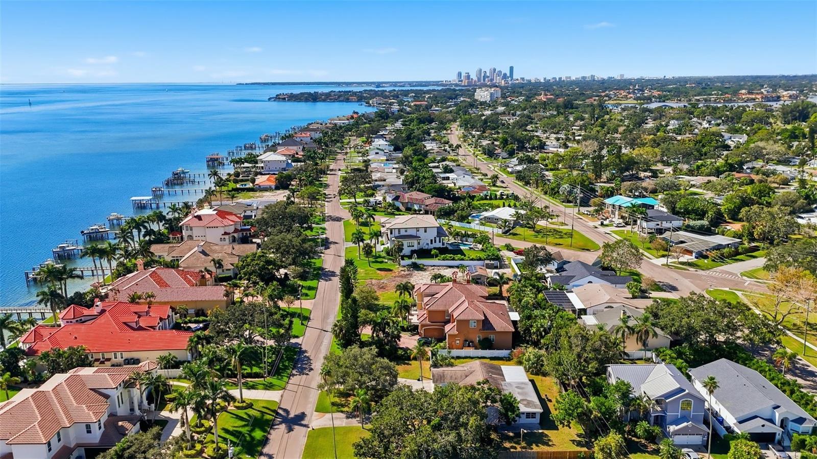 4324 BAYSHORE BLVD NE