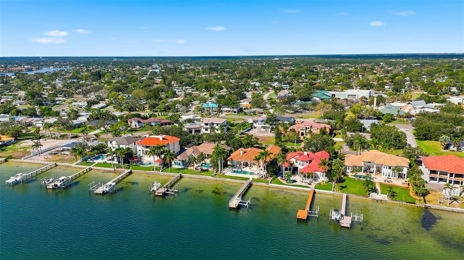 4324 BAYSHORE BLVD NE