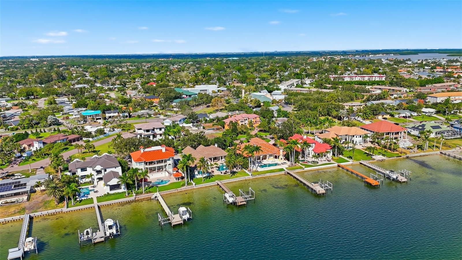 4324 BAYSHORE BLVD NE