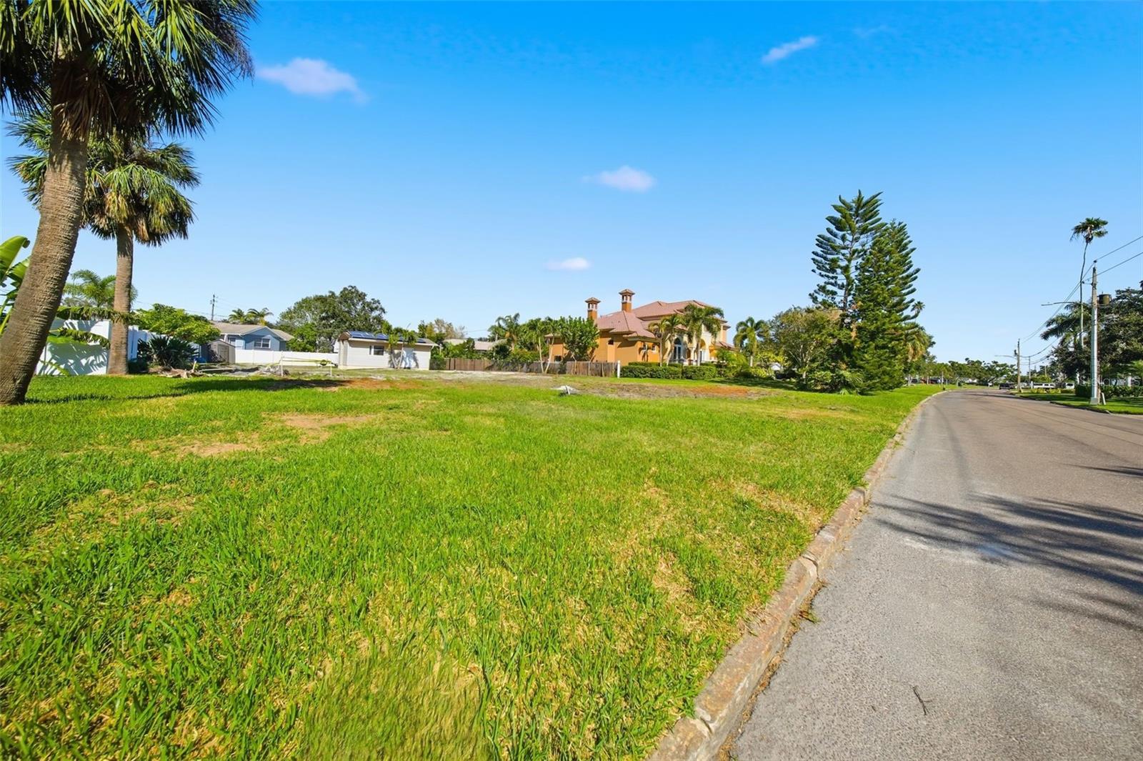 4324 BAYSHORE BLVD NE