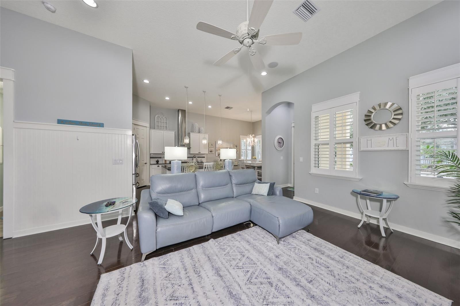 511 WINTERSIDE DR