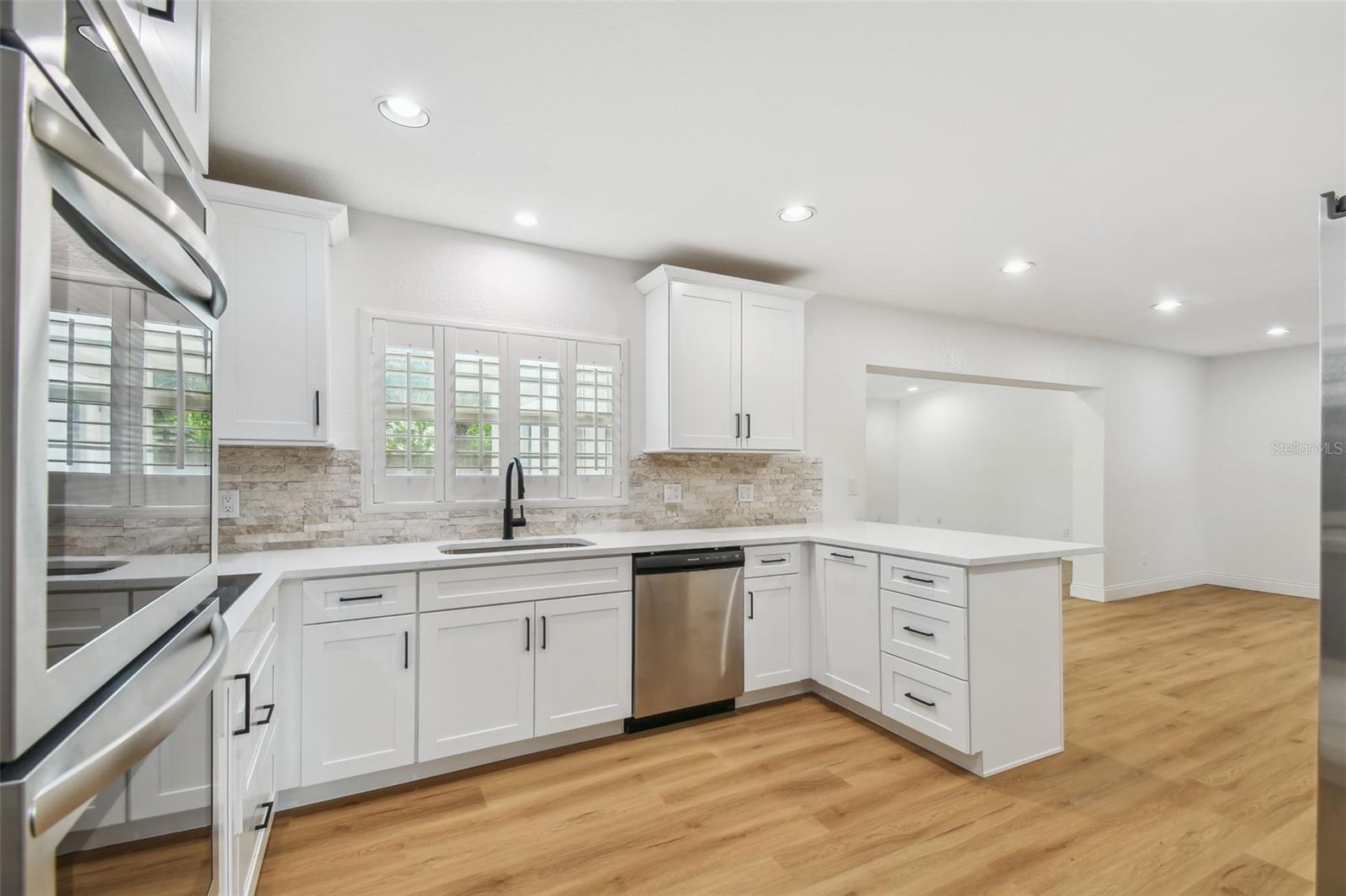 4802 W LONGFELLOW AVE