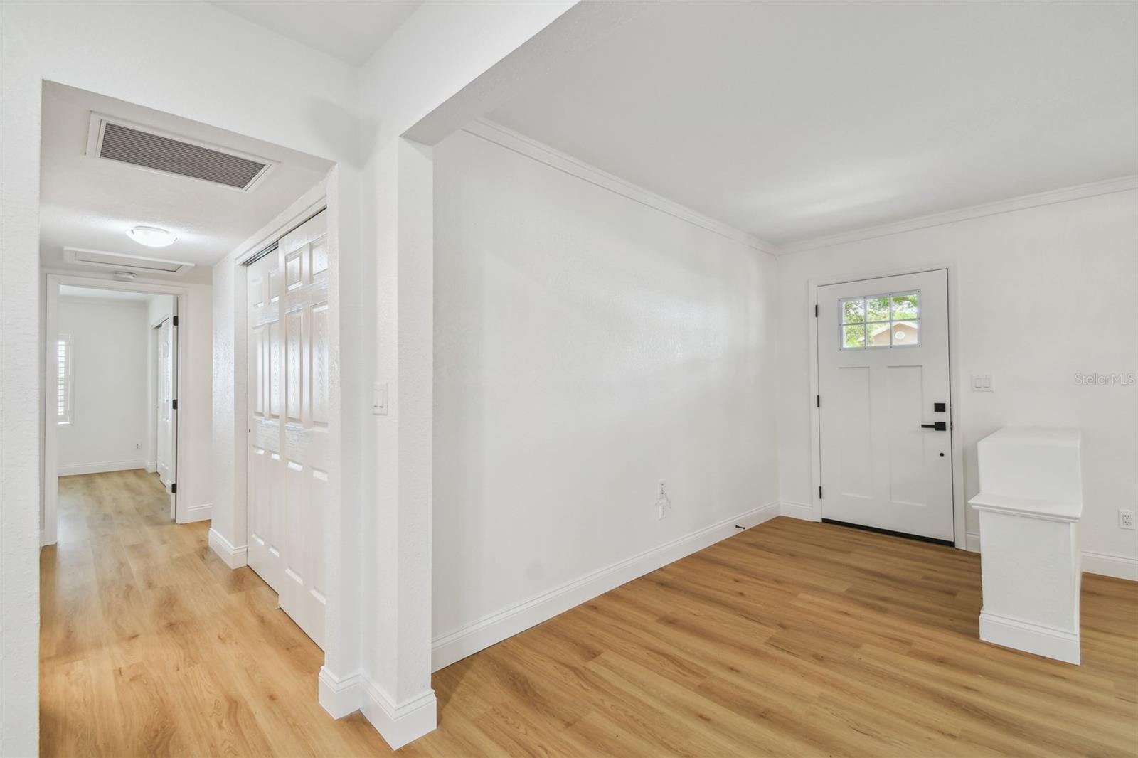 4802 W LONGFELLOW AVE