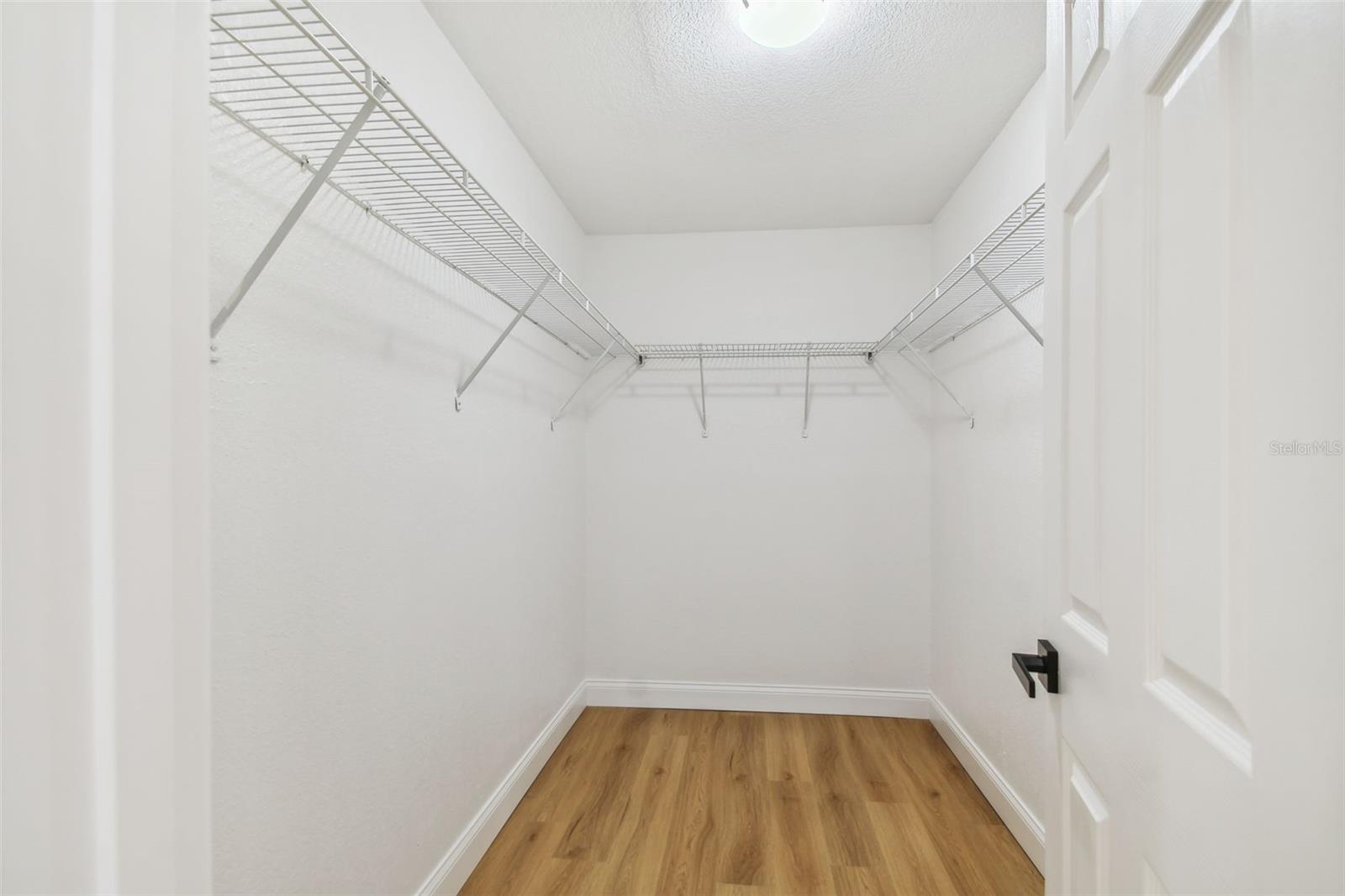 4802 W LONGFELLOW AVE