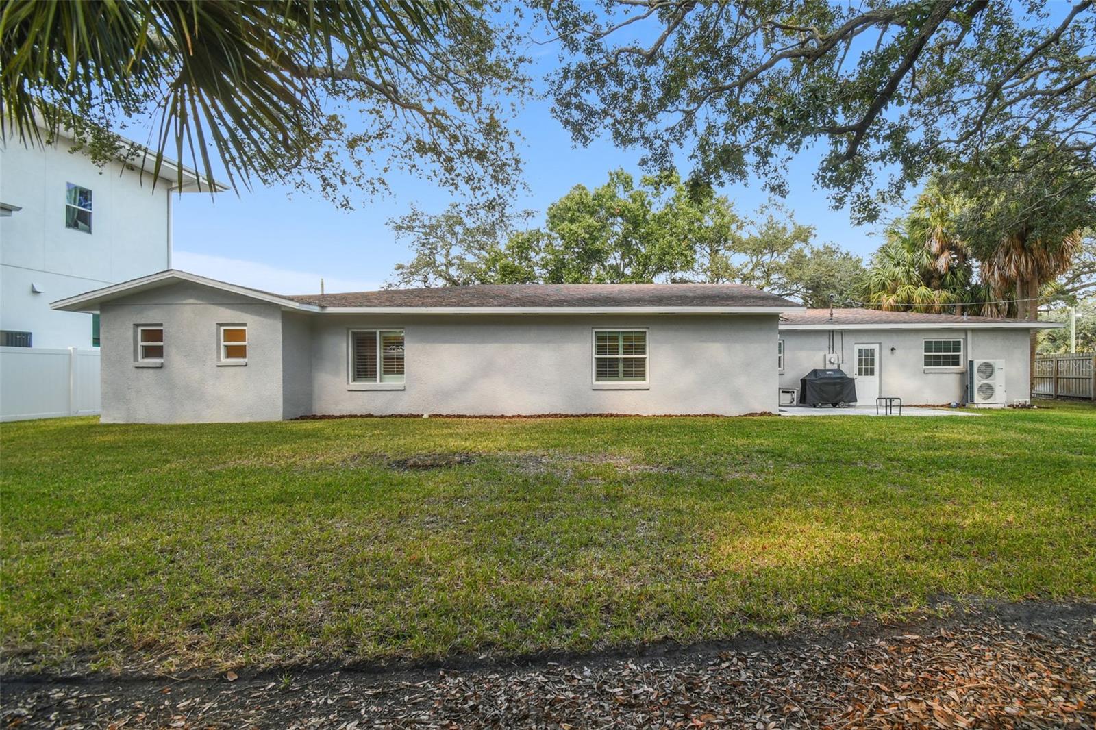 4802 W LONGFELLOW AVE