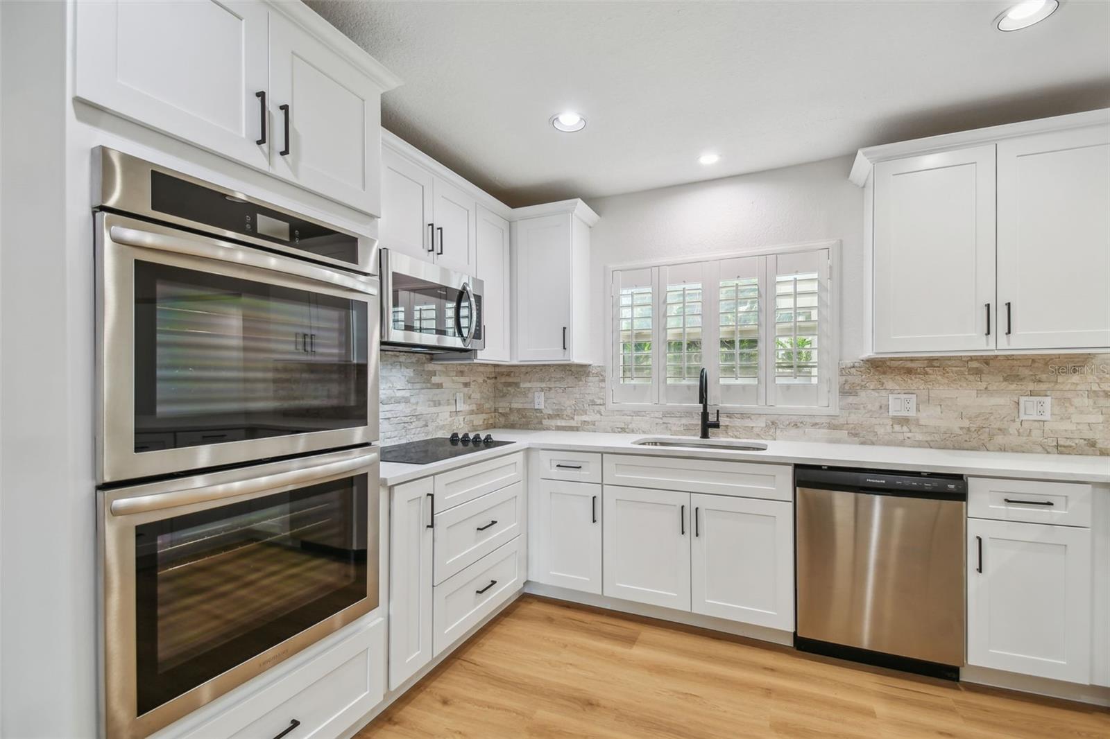 4802 W LONGFELLOW AVE