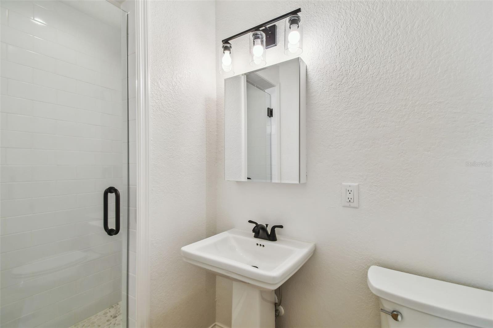 4802 W LONGFELLOW AVE