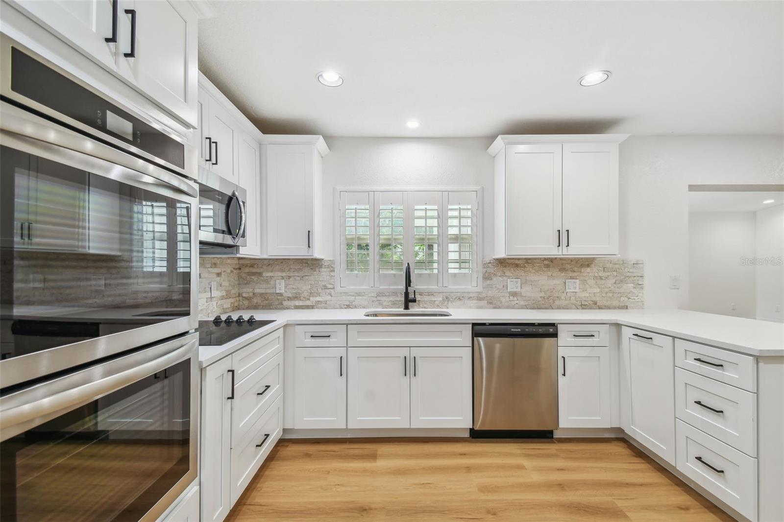 4802 W LONGFELLOW AVE