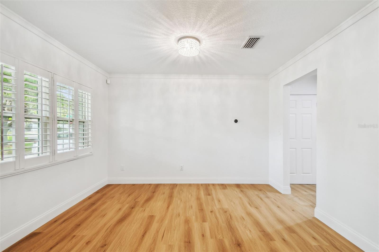 4802 W LONGFELLOW AVE