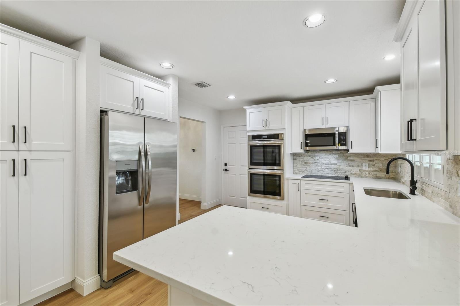 4802 W LONGFELLOW AVE