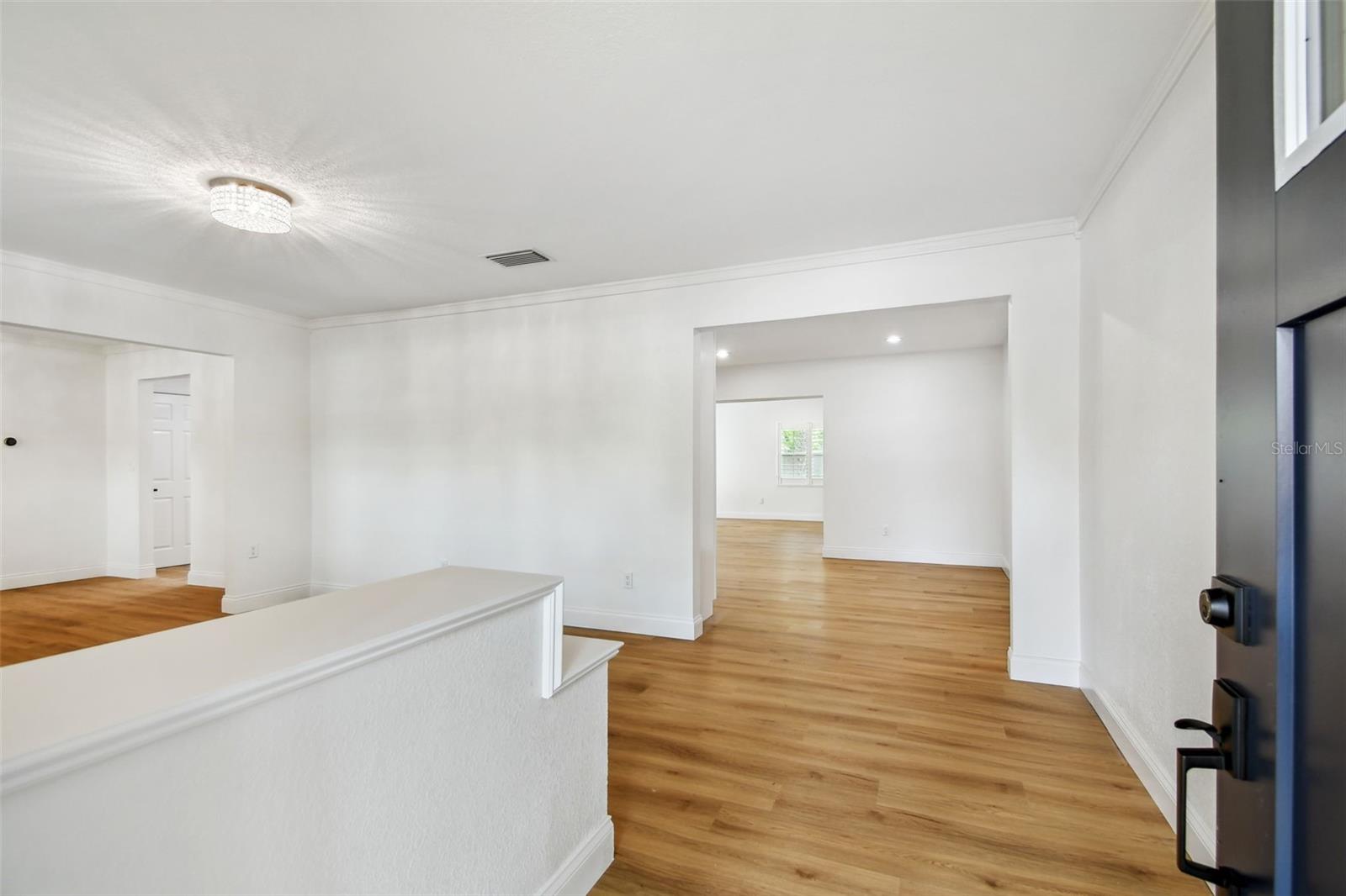 4802 W LONGFELLOW AVE