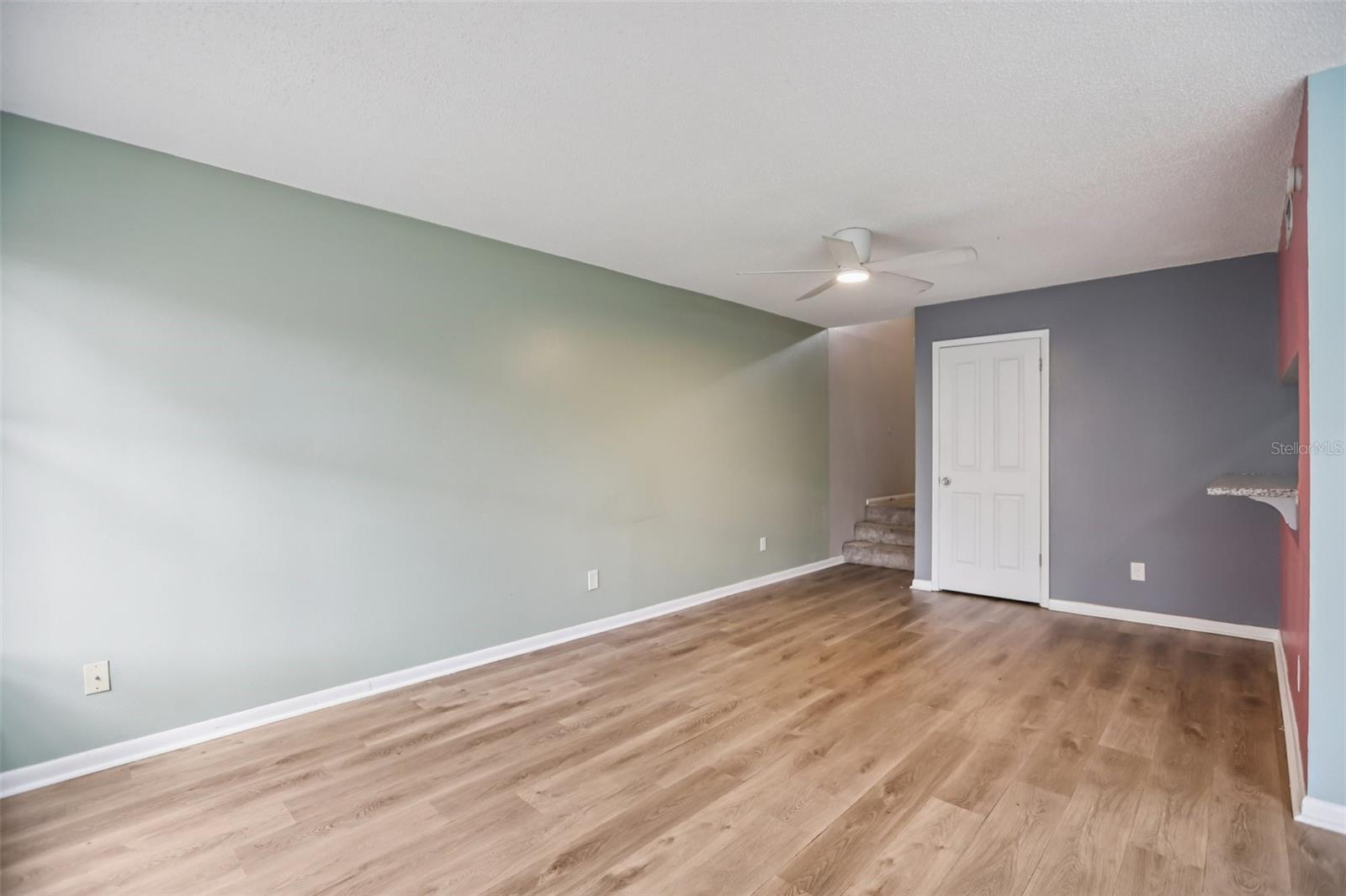 1310 MOUNTAINVIEW DR #105