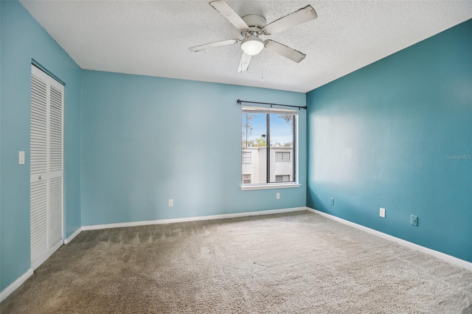 1310 MOUNTAINVIEW DR #105