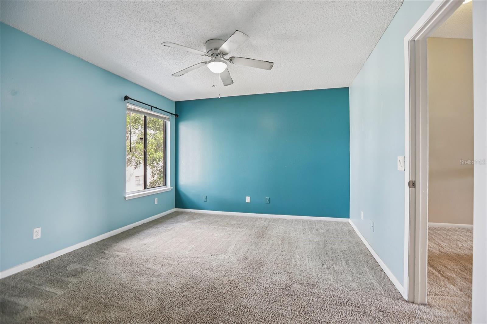 1310 MOUNTAINVIEW DR #105