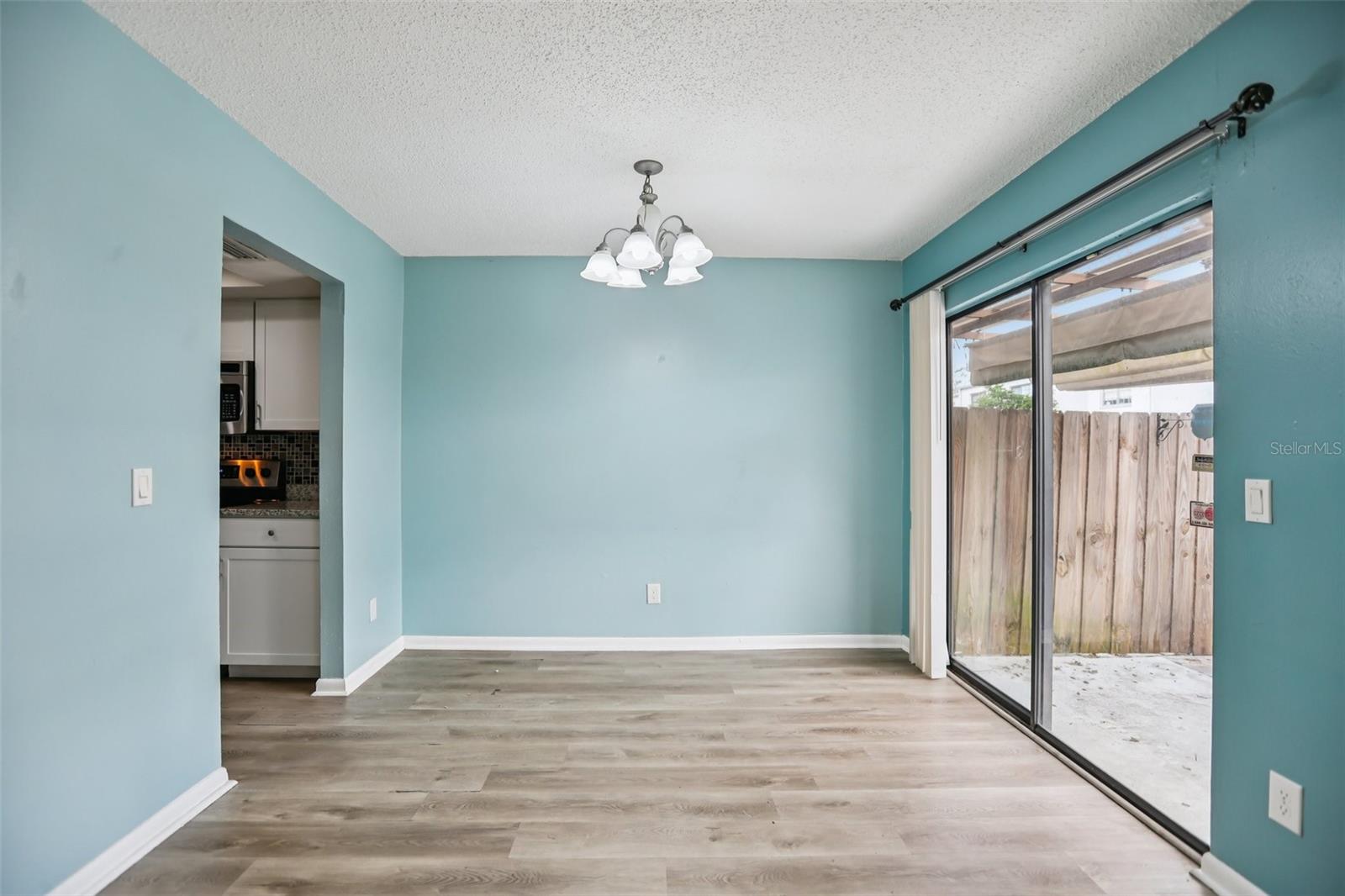 1310 MOUNTAINVIEW DR #105