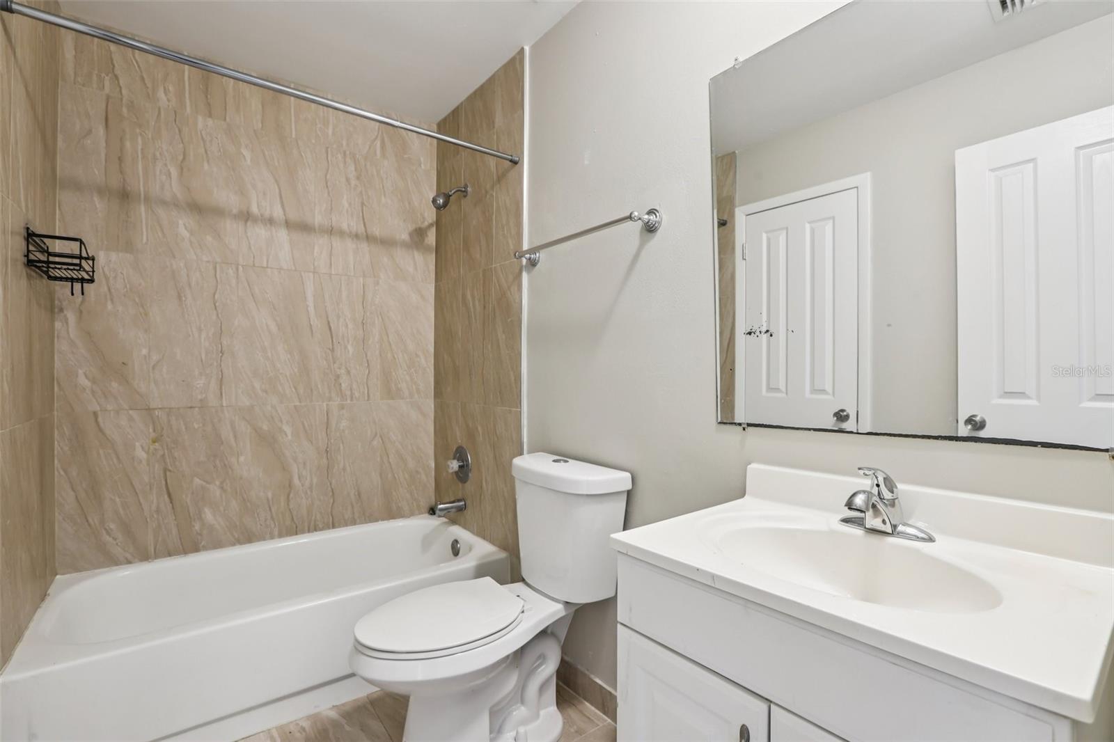 1310 MOUNTAINVIEW DR #105