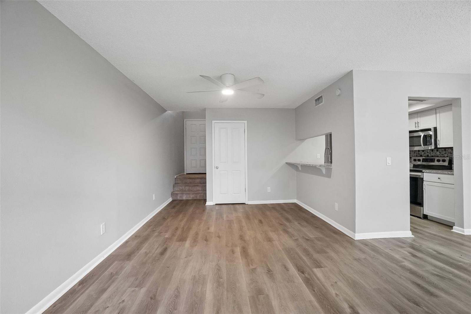 1310 MOUNTAINVIEW DR #105