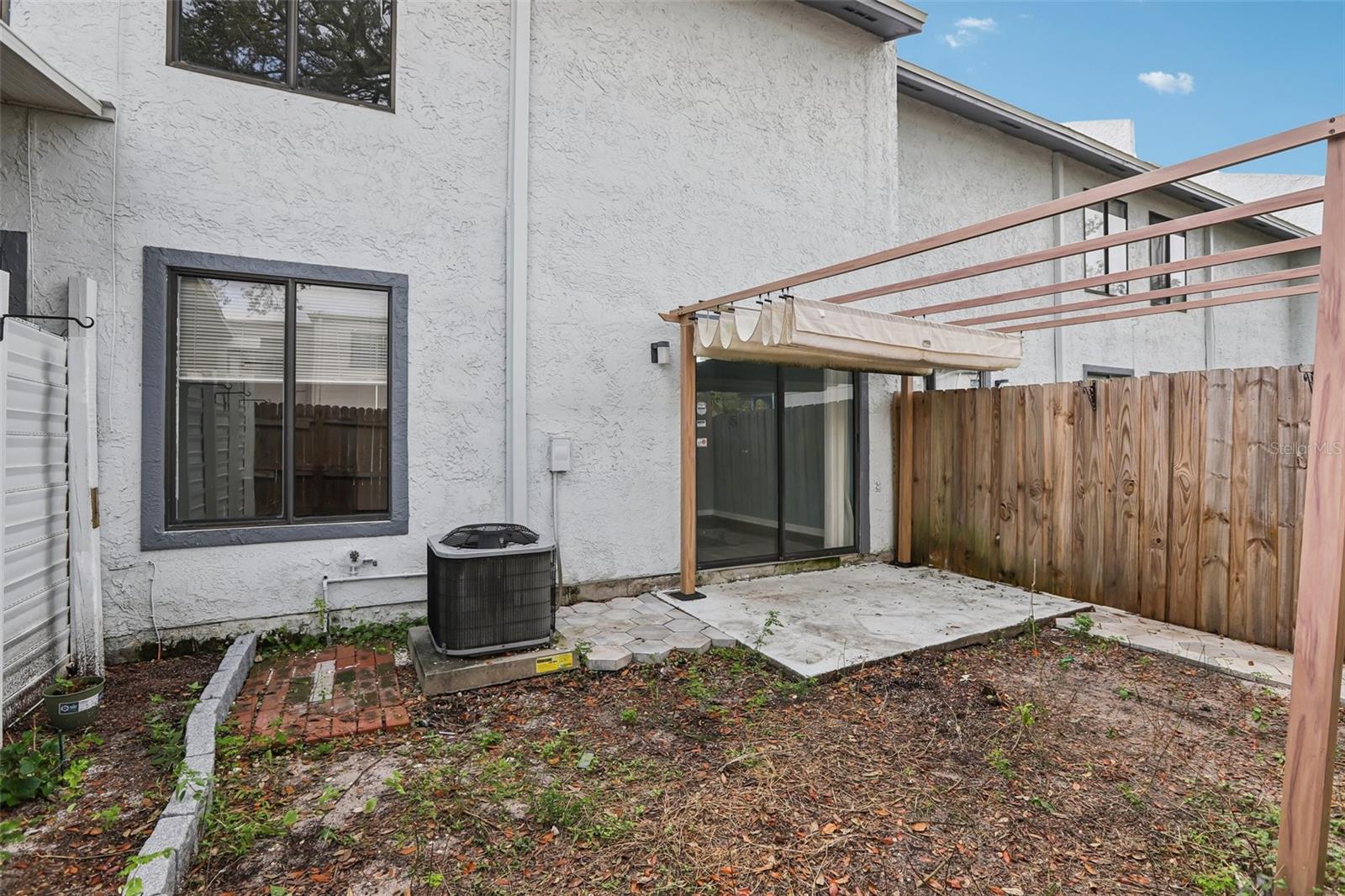 1310 MOUNTAINVIEW DR #105