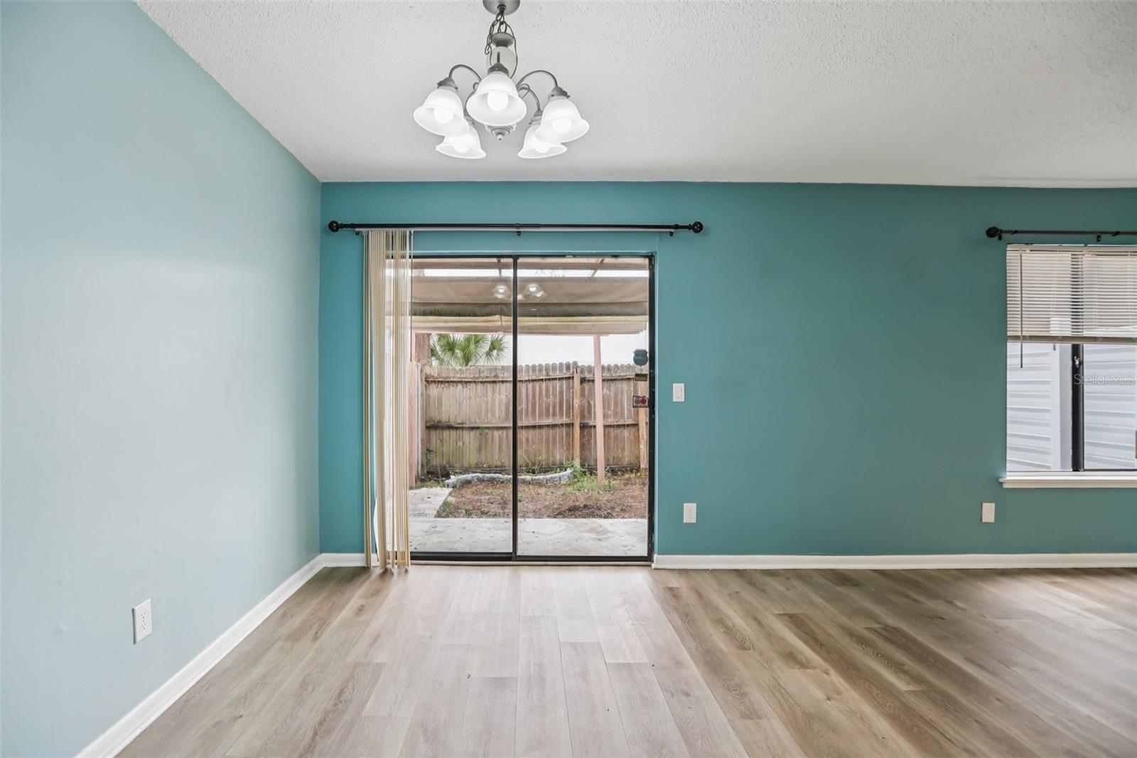 1310 MOUNTAINVIEW DR #105