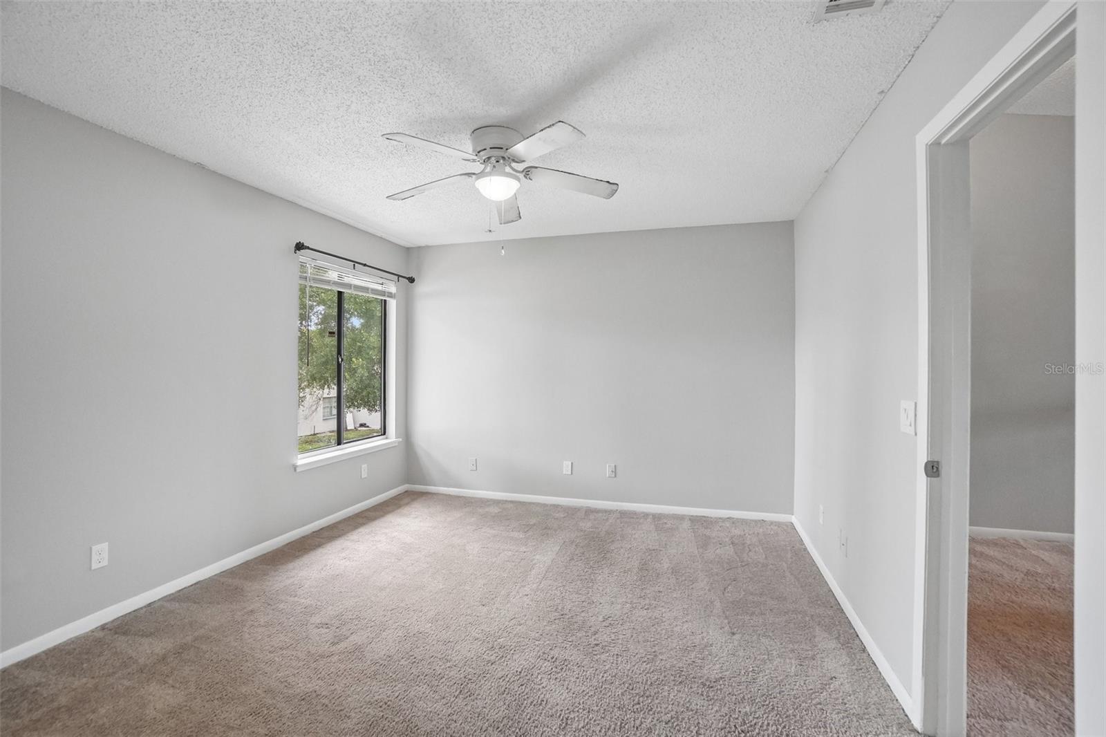 1310 MOUNTAINVIEW DR #105