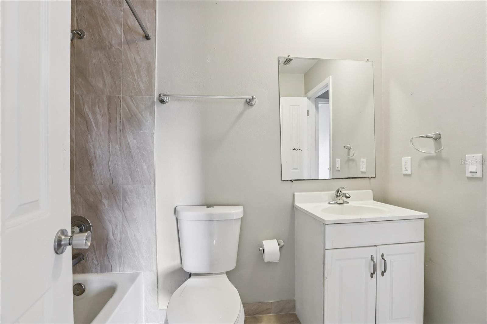 1310 MOUNTAINVIEW DR #105