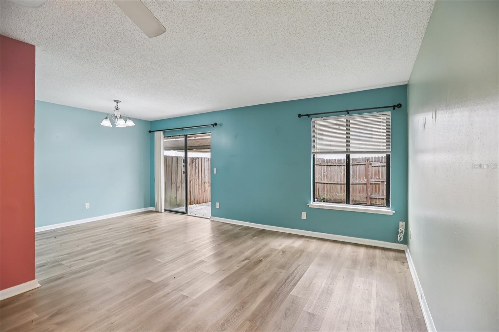 1310 MOUNTAINVIEW DR #105