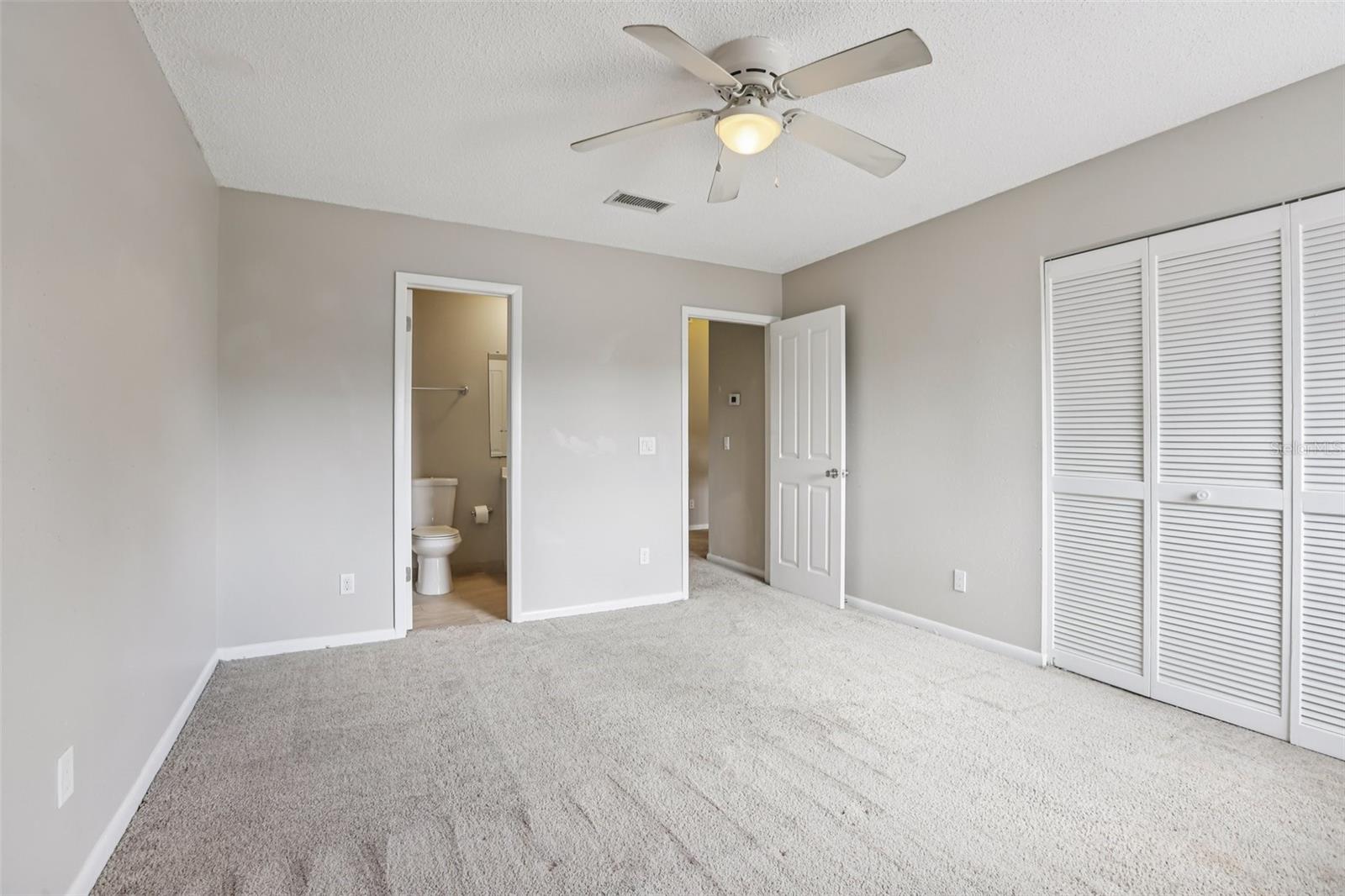 1310 MOUNTAINVIEW DR #105