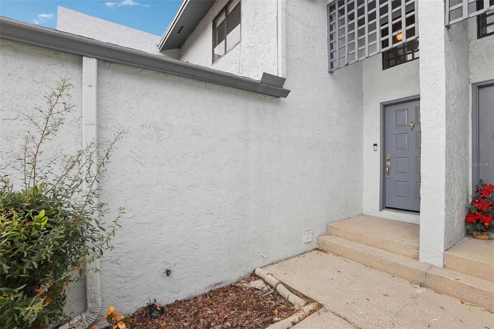 1310 MOUNTAINVIEW DR #105