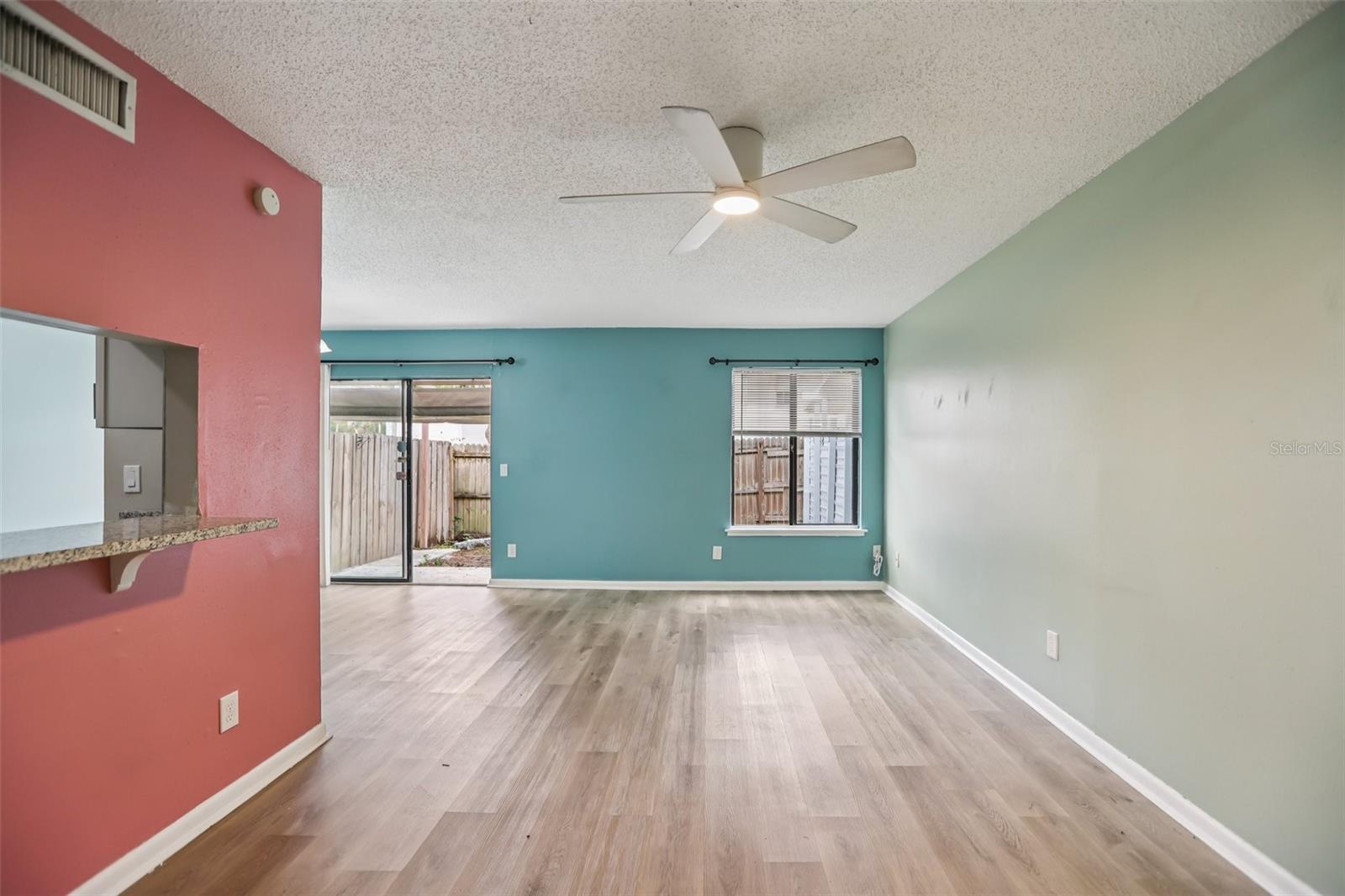 1310 MOUNTAINVIEW DR #105