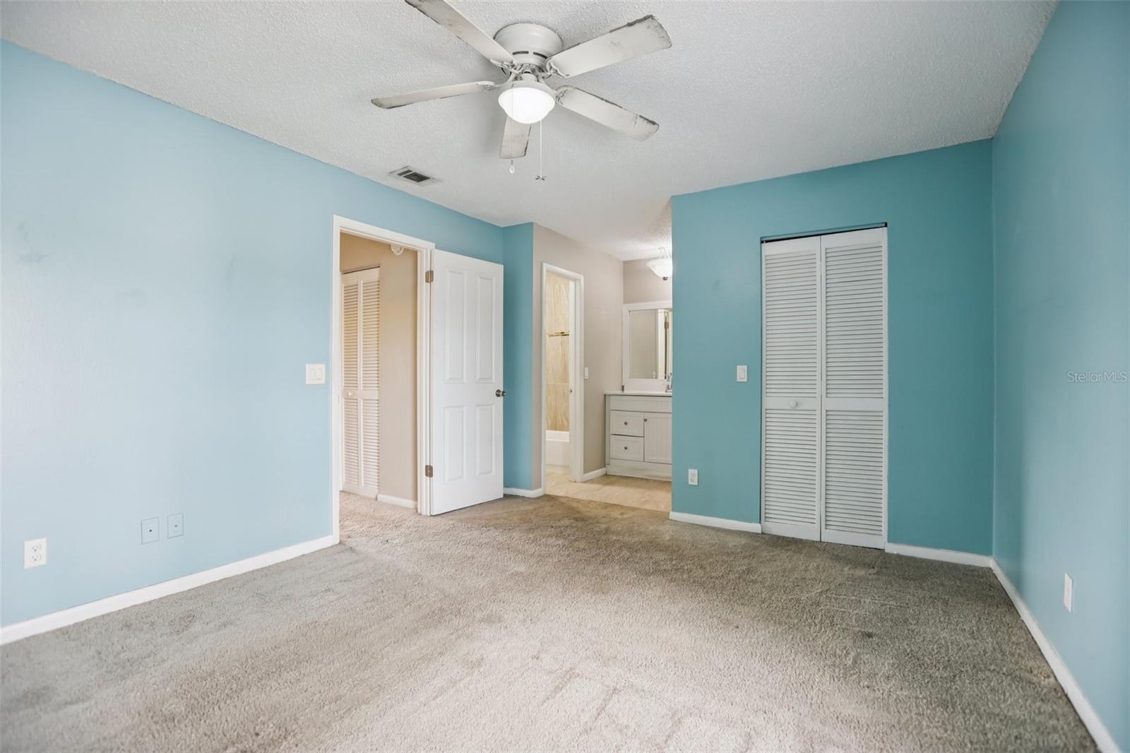 1310 MOUNTAINVIEW DR #105