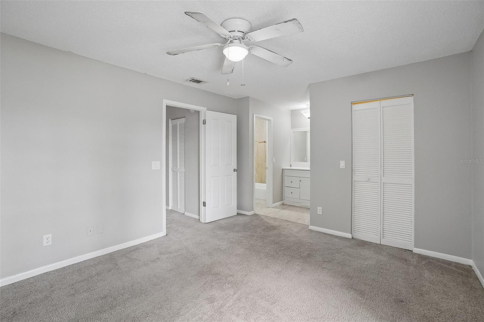 1310 MOUNTAINVIEW DR #105