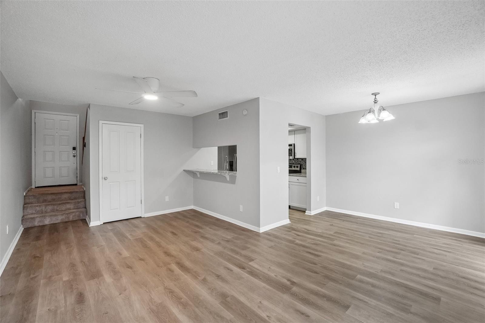 1310 MOUNTAINVIEW DR #105