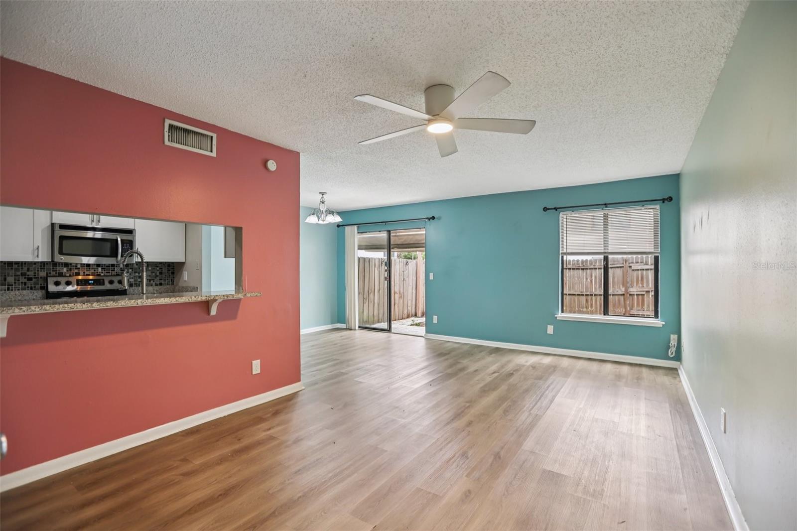 1310 MOUNTAINVIEW DR #105