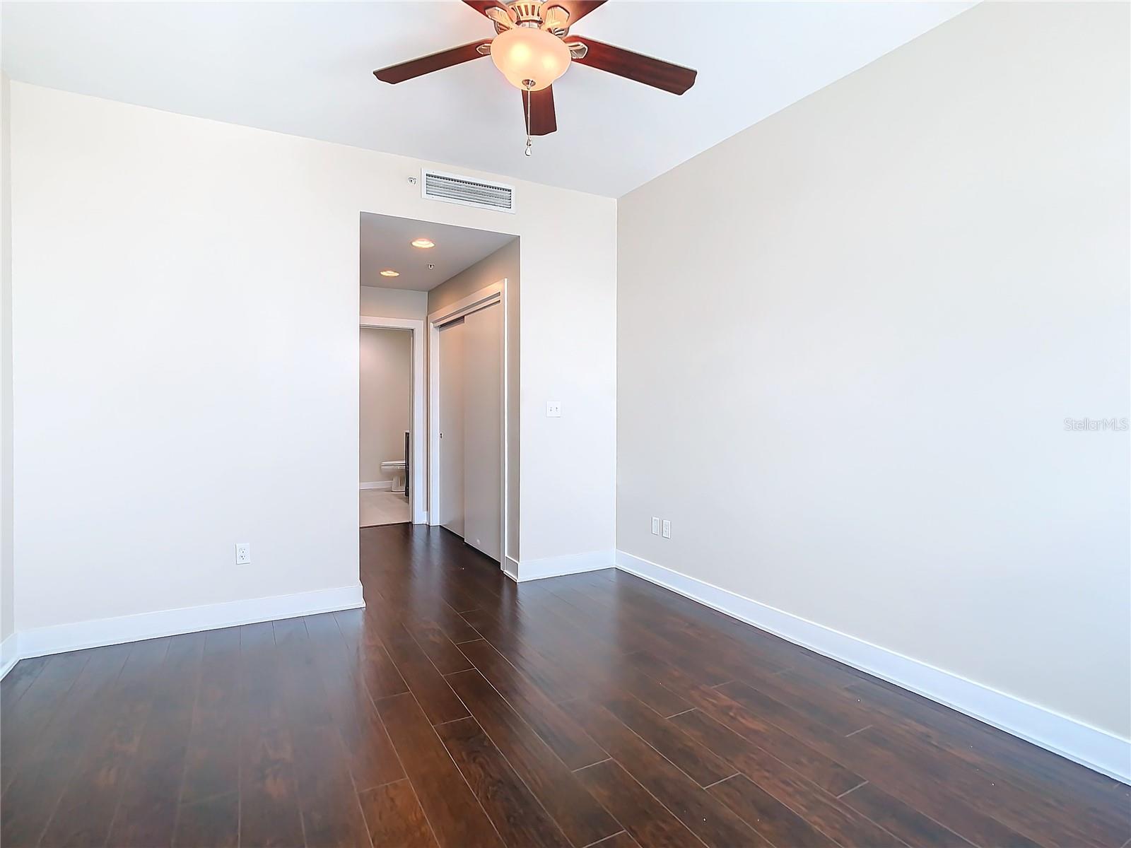 1208 E KENNEDY BLVD #1209