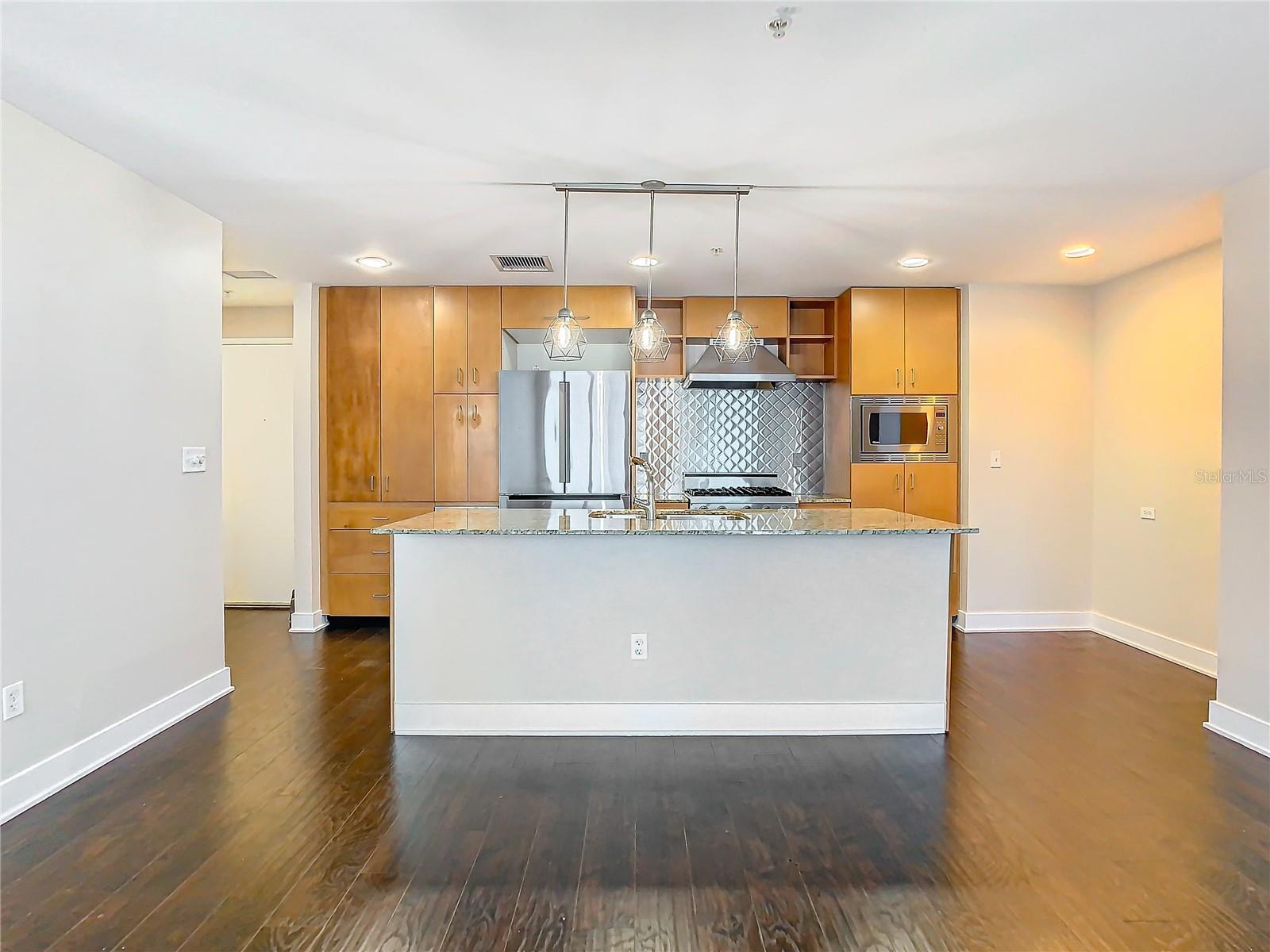 1208 E KENNEDY BLVD #1209