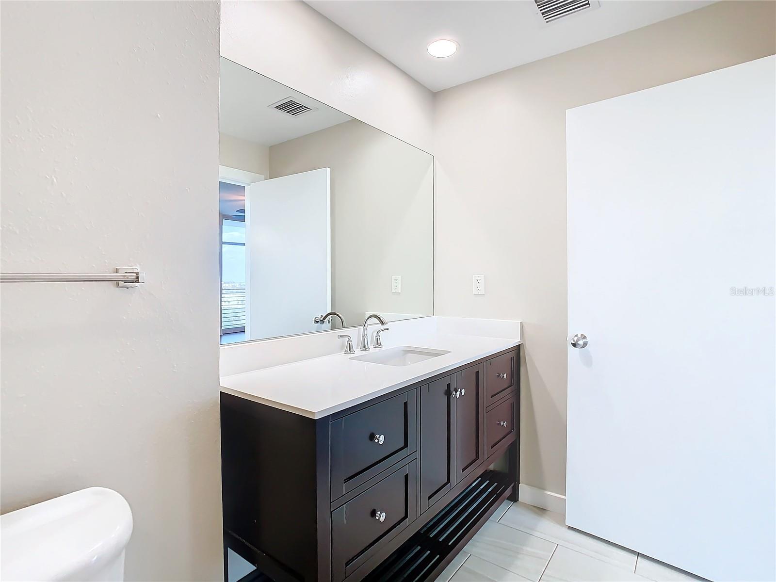 1208 E KENNEDY BLVD #1209