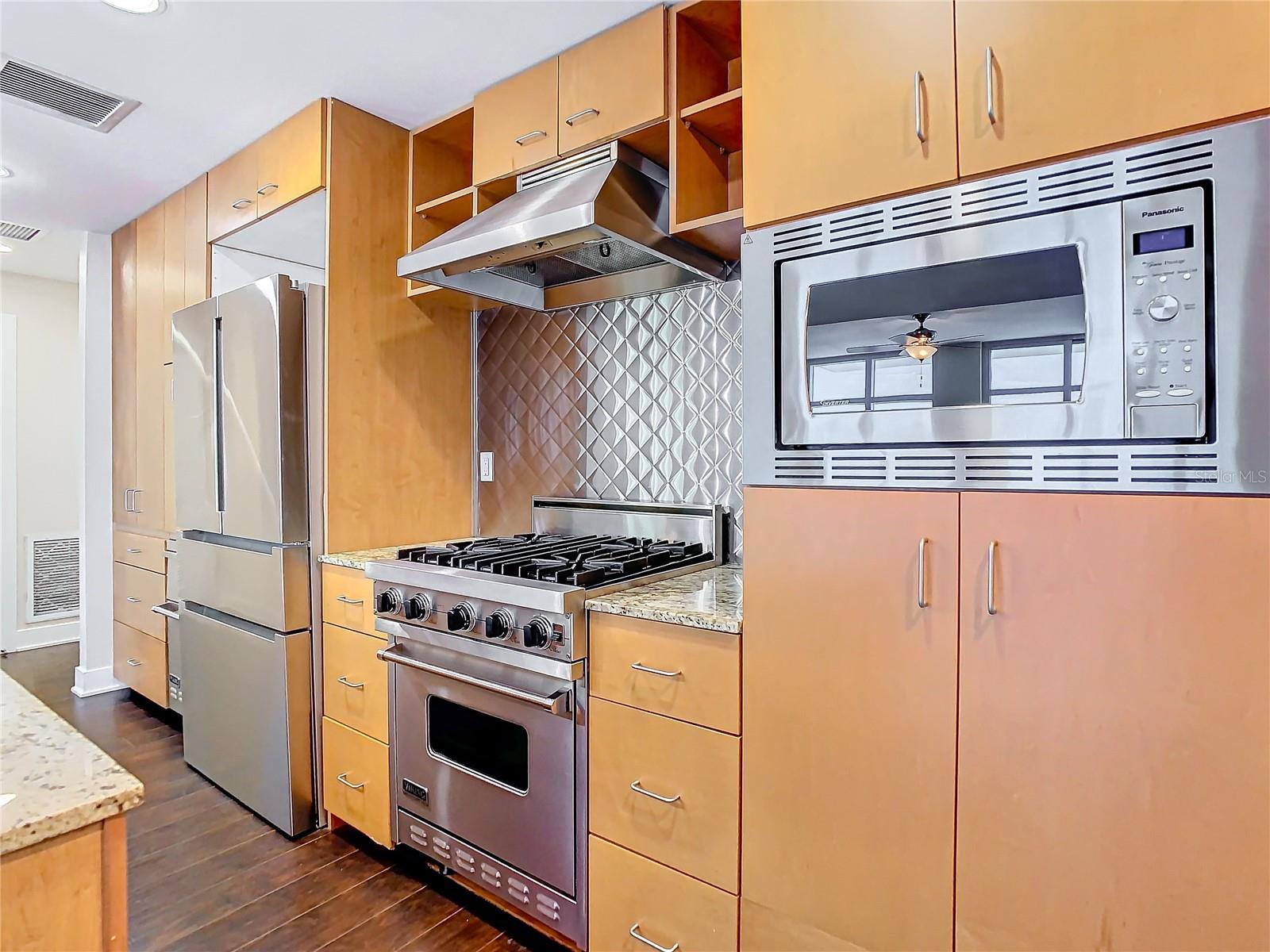 1208 E KENNEDY BLVD #1209