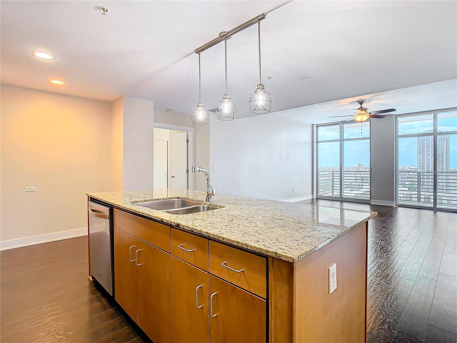 1208 E KENNEDY BLVD #1209