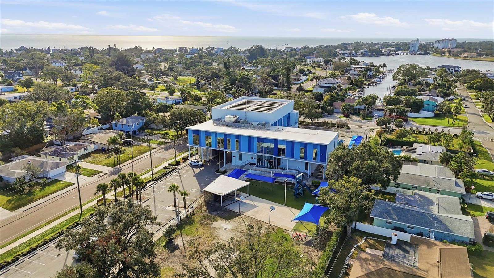 4234 DES MOINES ST NE