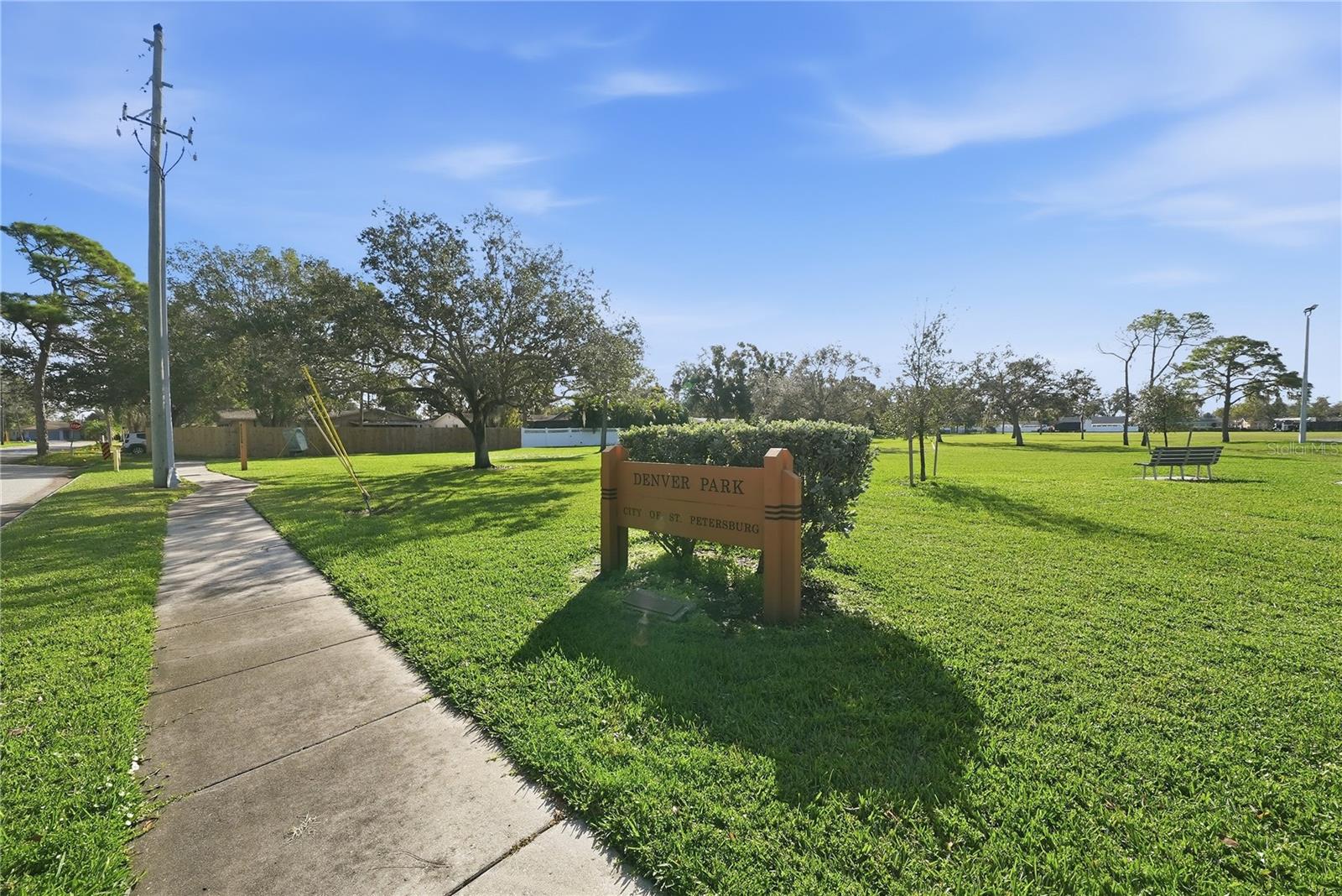 4234 DES MOINES ST NE