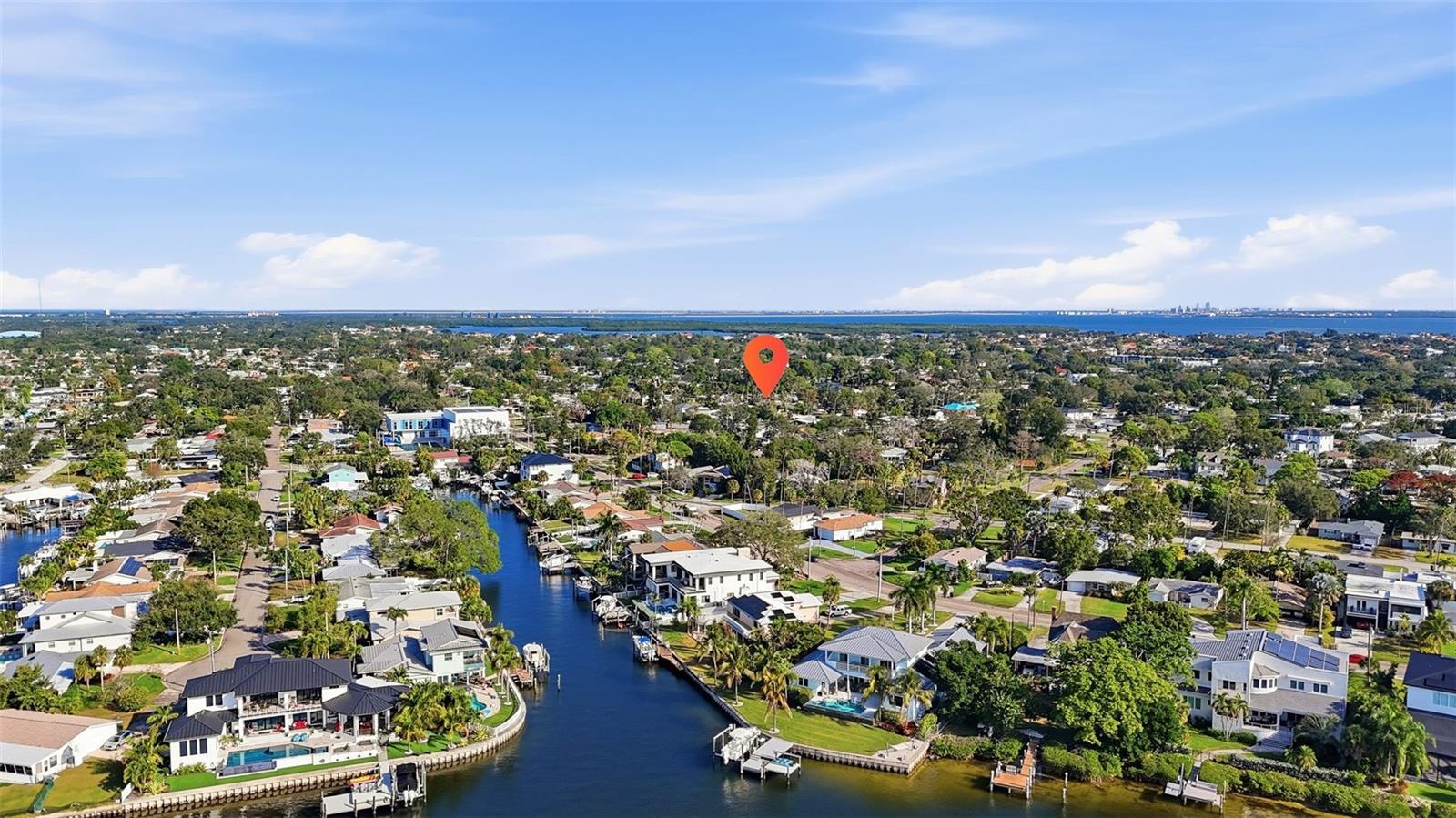 4234 DES MOINES ST NE