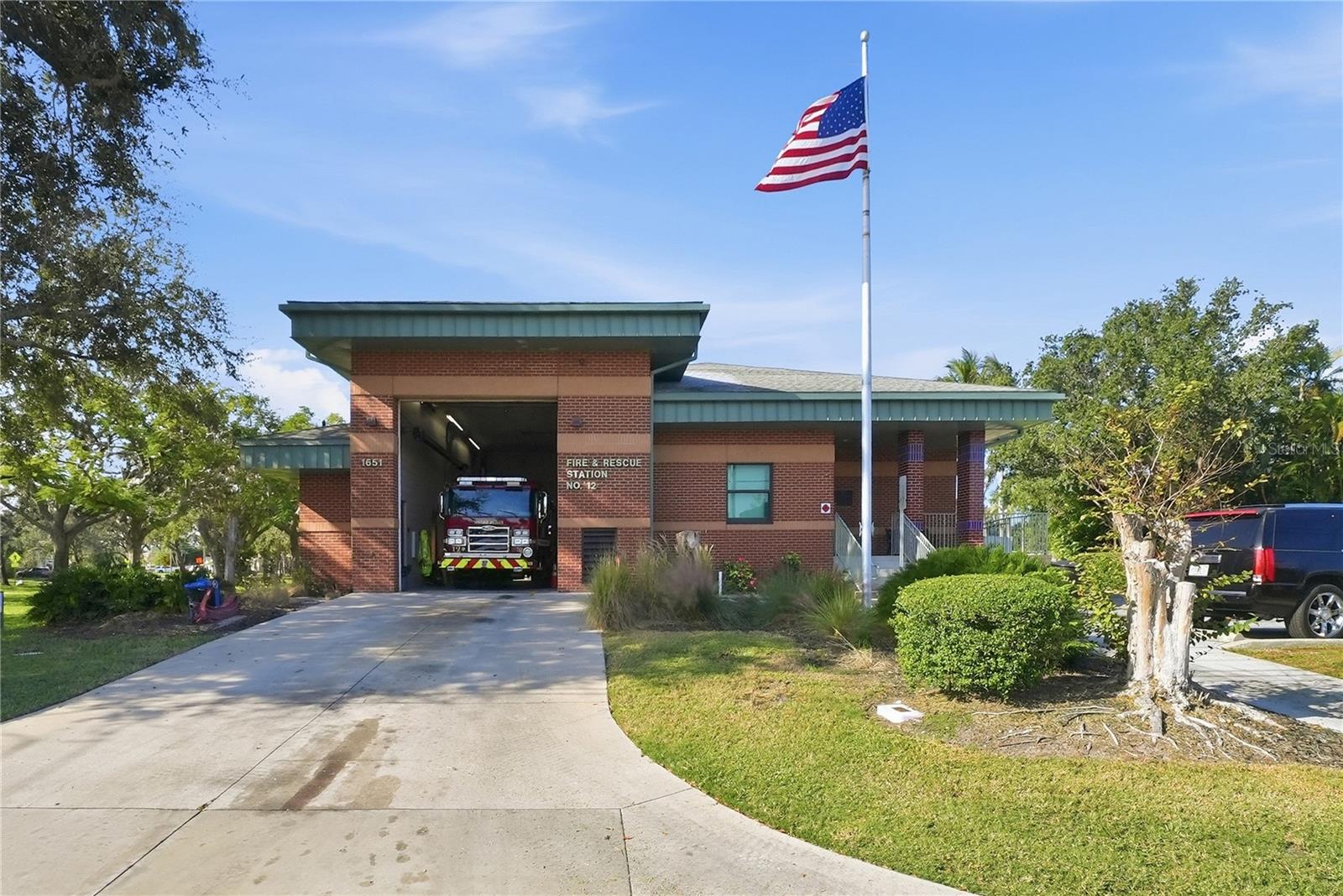 4234 DES MOINES ST NE