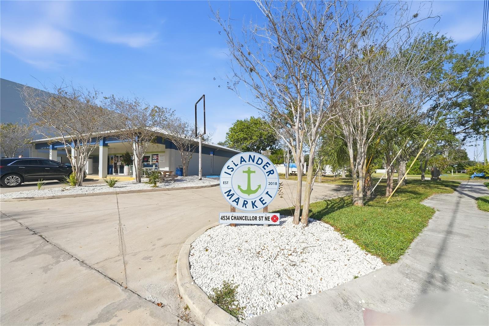 4234 DES MOINES ST NE