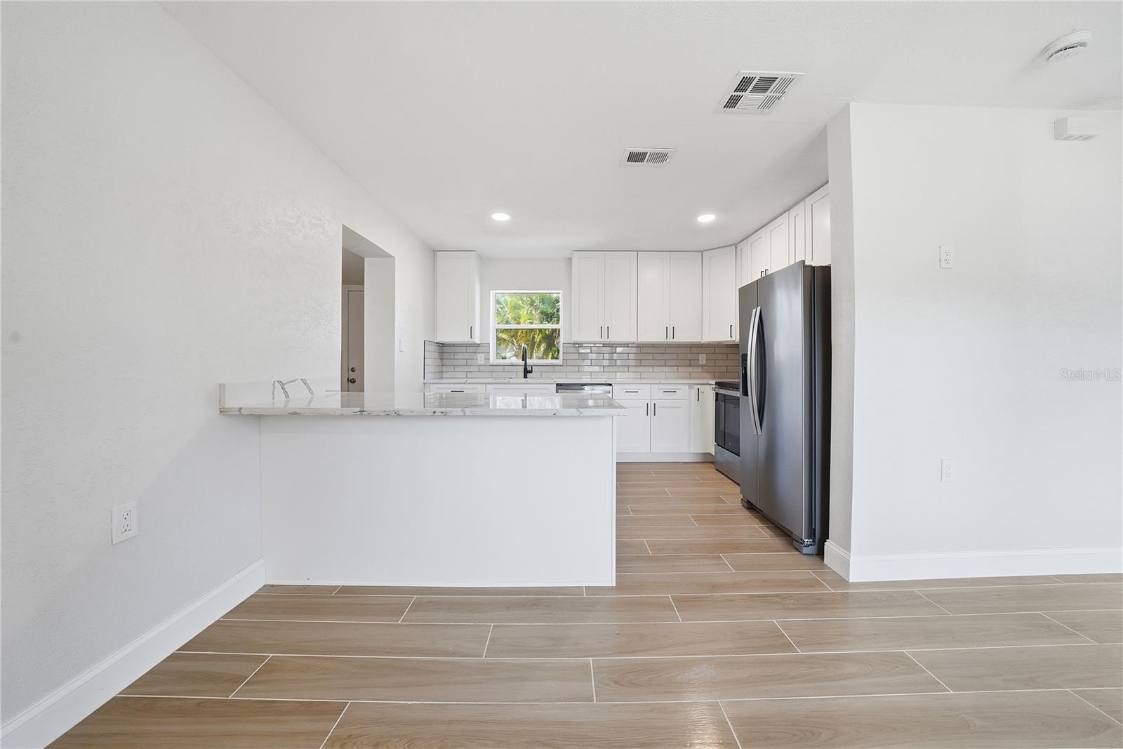 4234 DES MOINES ST NE