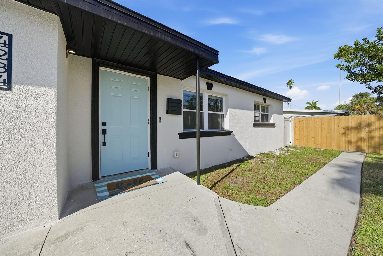 4234 DES MOINES ST NE