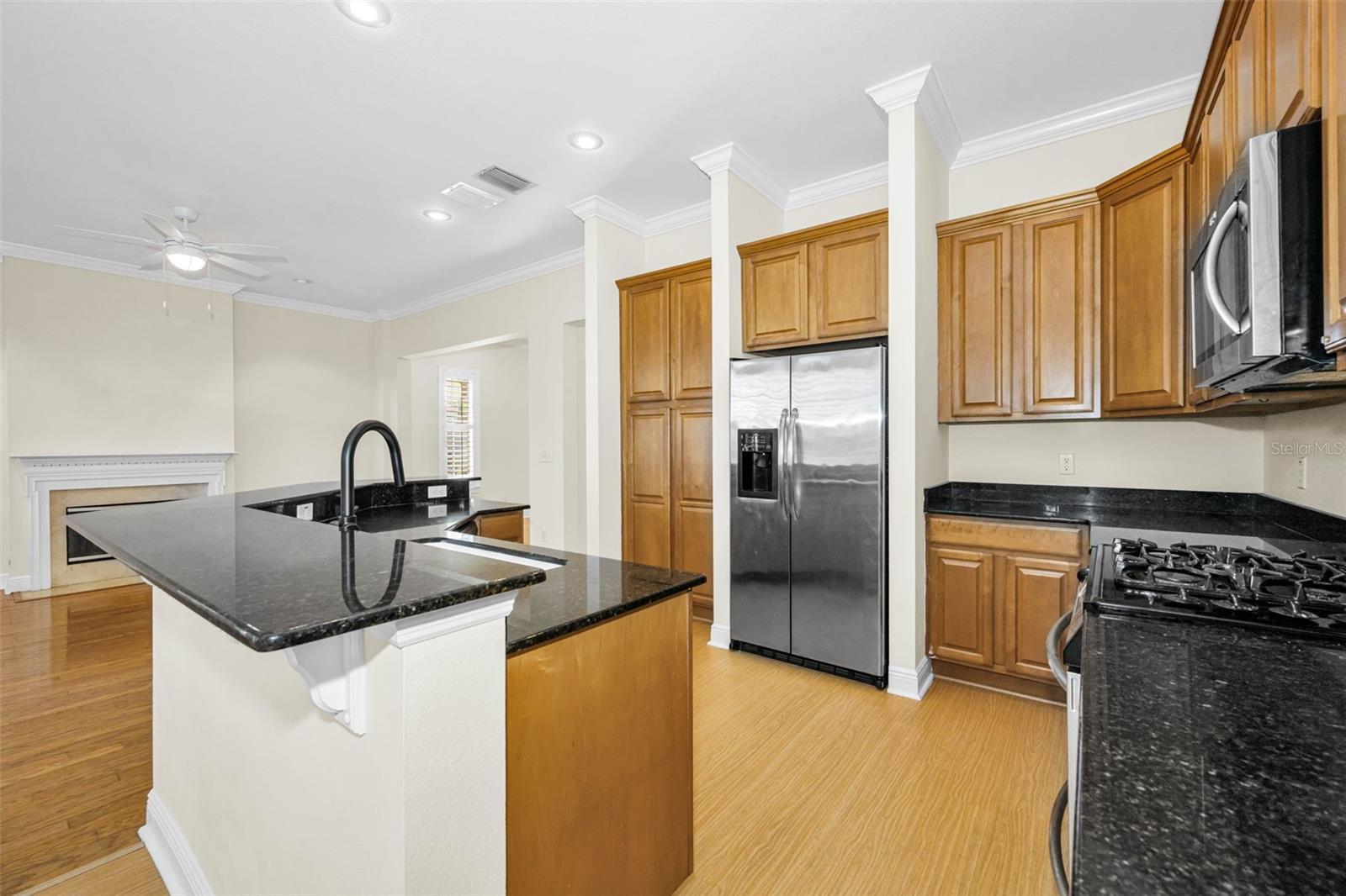 924 HEMINGWAY CIRCLE