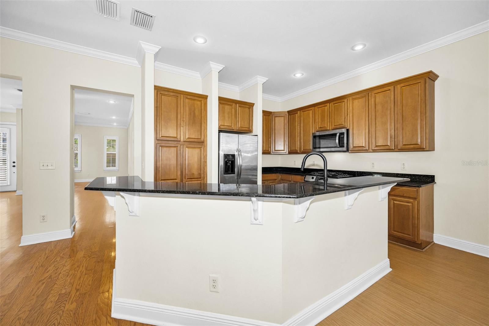 924 HEMINGWAY CIRCLE