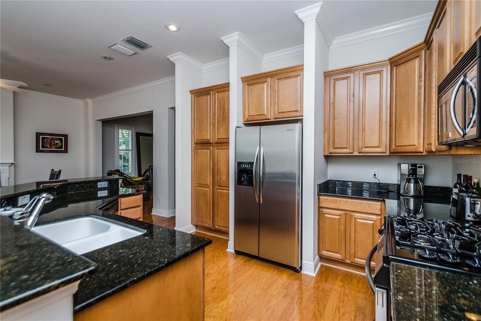 924 HEMINGWAY CIRCLE