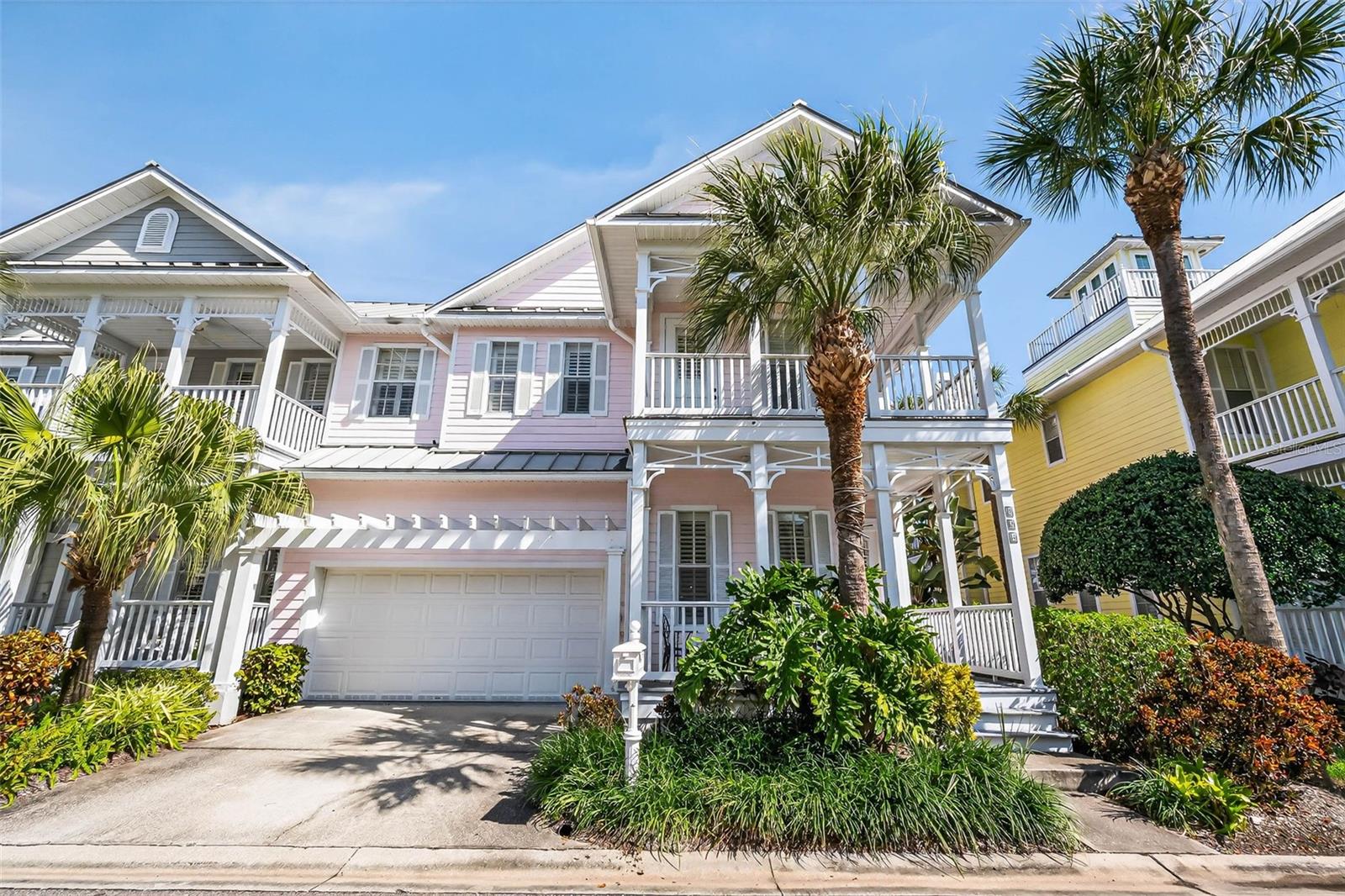 924 HEMINGWAY CIRCLE